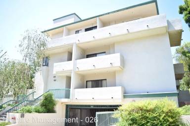 Main picture of 153 N Oak Knoll Ave