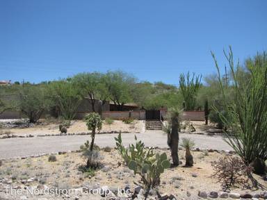 Main picture of 5960 N Camino del Mar