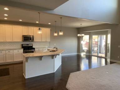 Main picture of 662 Ridge Top Cir