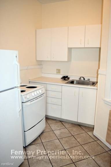 Main picture of 504 Beacon St