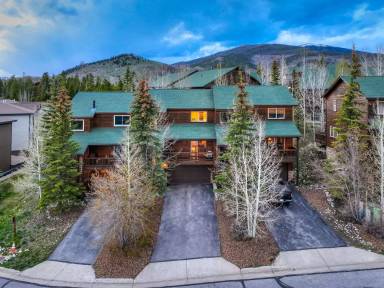 Main picture of 7 Lookout Ridge Dr