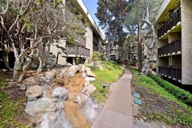 Main picture of The Bluffs at Fashion Valley