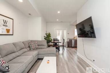 Main picture of 3115 N Monticello Ave