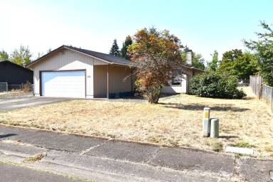 Main picture of 860 S 15th St