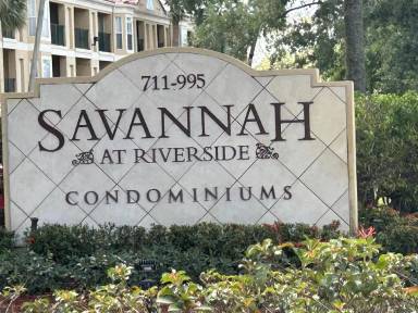 Main picture of 755 Riverside Dr