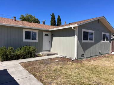 Main picture of 270 Allan Ave