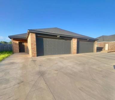 Main picture of 5547 Itasca St