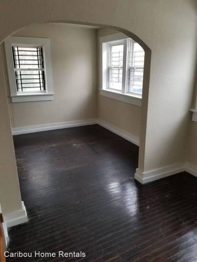 Main picture of 209 W 42nd Ave