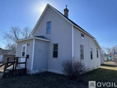 Main picture of 609 13th St NE