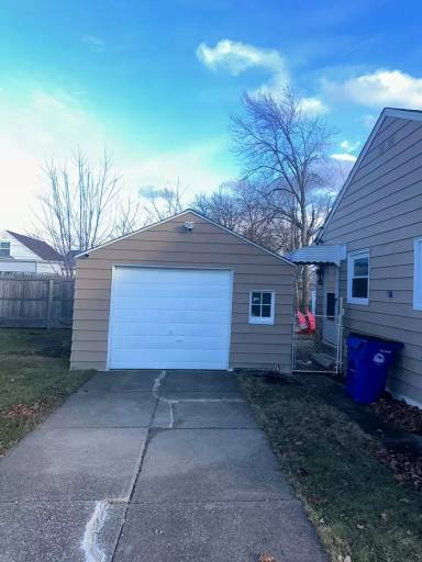 Main picture of 4217 W 146th St