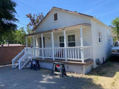 Main picture of 620 1st St