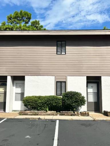 Main picture of 6901 N Lagoon Dr
