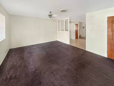 Main picture of 703 E Sunset Cir