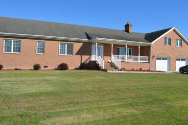 Main picture of 579 Snowden Rd