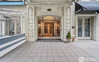 Main picture of 24 Fifth Avenue Apartments
