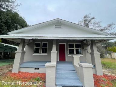 Main picture of 1106 S Locust Ave