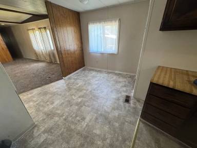 Main picture of 124 Van Buren St