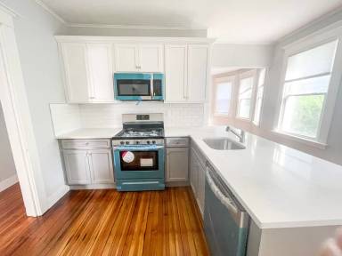 Main picture of 236 Nicoll St