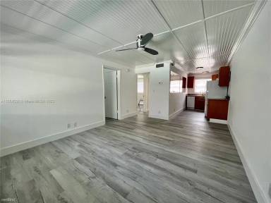Main picture of 1000 SE 15th St