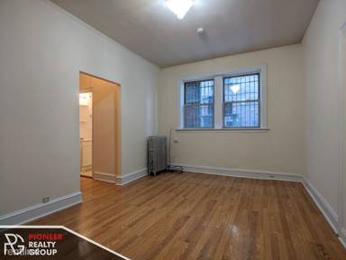 Main picture of 2536 N Sawyer Ave Apartments