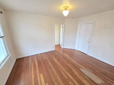 Main picture of 1115 W Washington St