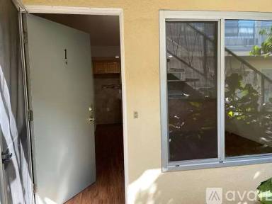 Main picture of 3720 Motor Ave
