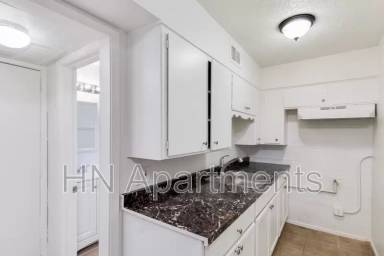 Main picture of Four Palms Apartments