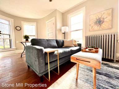 Main picture of 406 W Walnut St