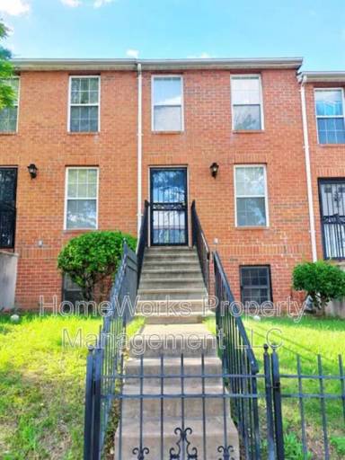 Main picture of 1226 E Chase St