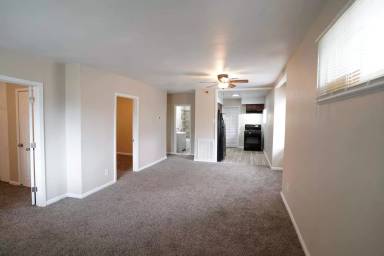 Main picture of 17144 Heyden St