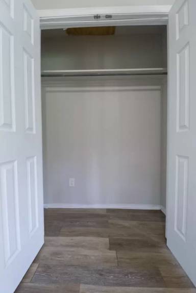 Main picture of 2613 E Archer St