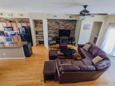 Main picture of 4621 E Culver St