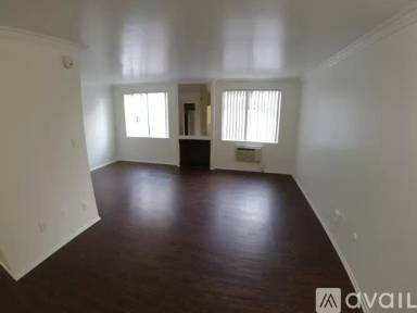 Main picture of 320 S Occidental Blvd