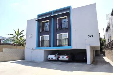 Main picture of 321 S Harvard Blvd