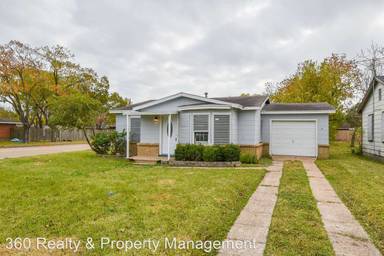 Main picture of 2101 15th Ave N
