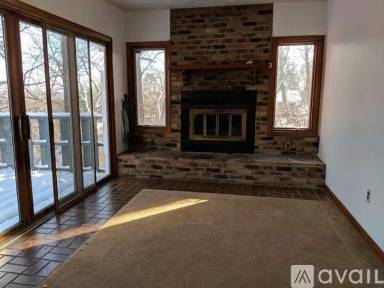 Main picture of 949 Schricker St