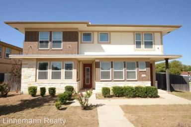 Main picture of 2320 Verna Lee Blvd