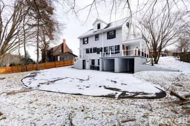 Main picture of 37 Wolcott Rd