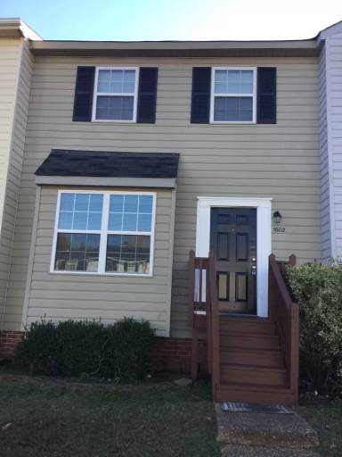 Main picture of 1600 Skiffes Creek Cir