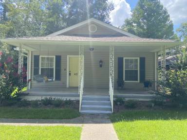 Main picture of 403 S 17th Ave