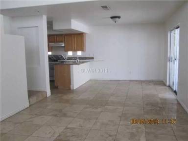 Main picture of 5221 Green Forest Way