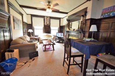 Main picture of 1904 Beacon St
