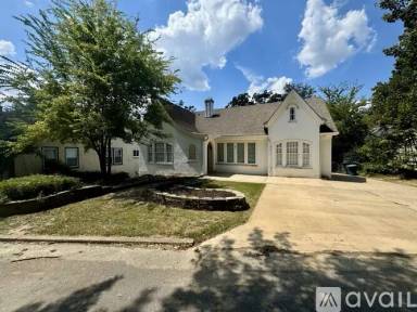Main picture of 8 Alpine Ct