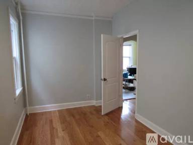 Main picture of 2963 S Archer Ave