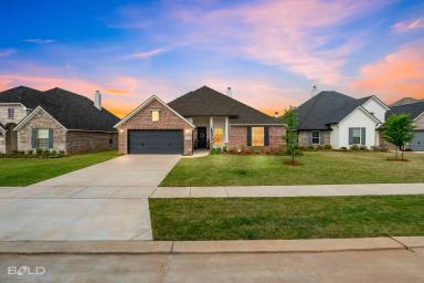 Main picture of 304 Prien Lake Loop