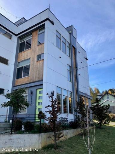 Main picture of 3865 Gilman Ave W