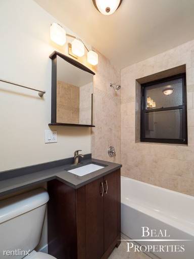 Main picture of Roscoe Apartments