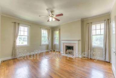 Main picture of 1829 Carr Ave