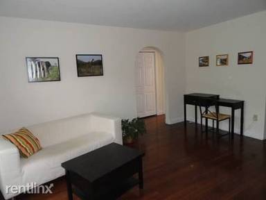 Main picture of 15 Alton Ct