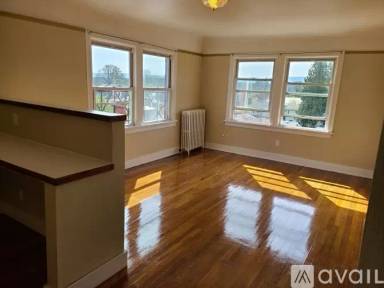 Main picture of 405 S 2nd St